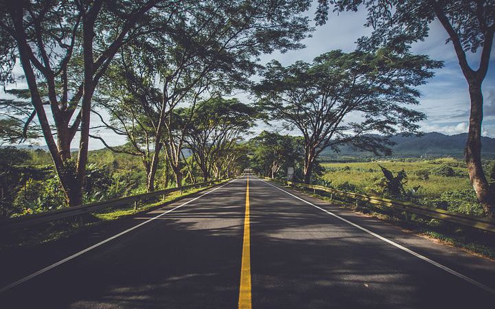 Jak zachować się po kraksie na drodze? Zatelefonuj po lawetę